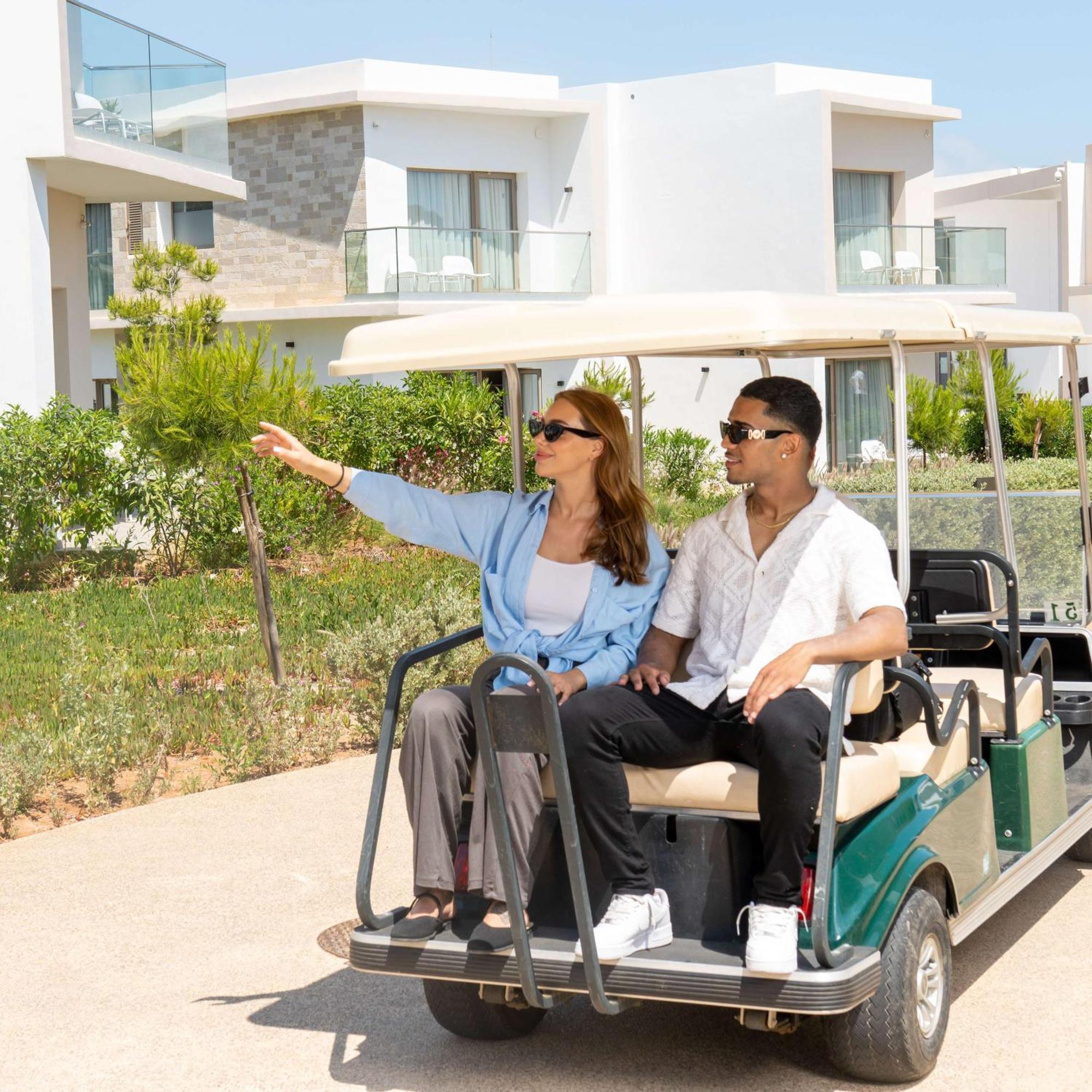 Radisson Blu Resort Al Hoceima Al Hoceïma Exterior foto Golf cart