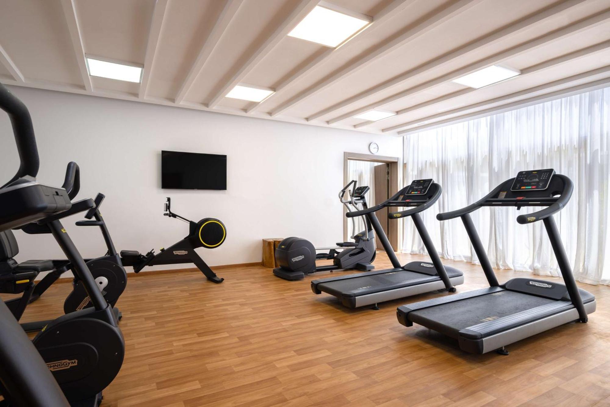 Radisson Blu Resort Al Hoceima Al Hoceïma Exterior foto A gym at a hotel