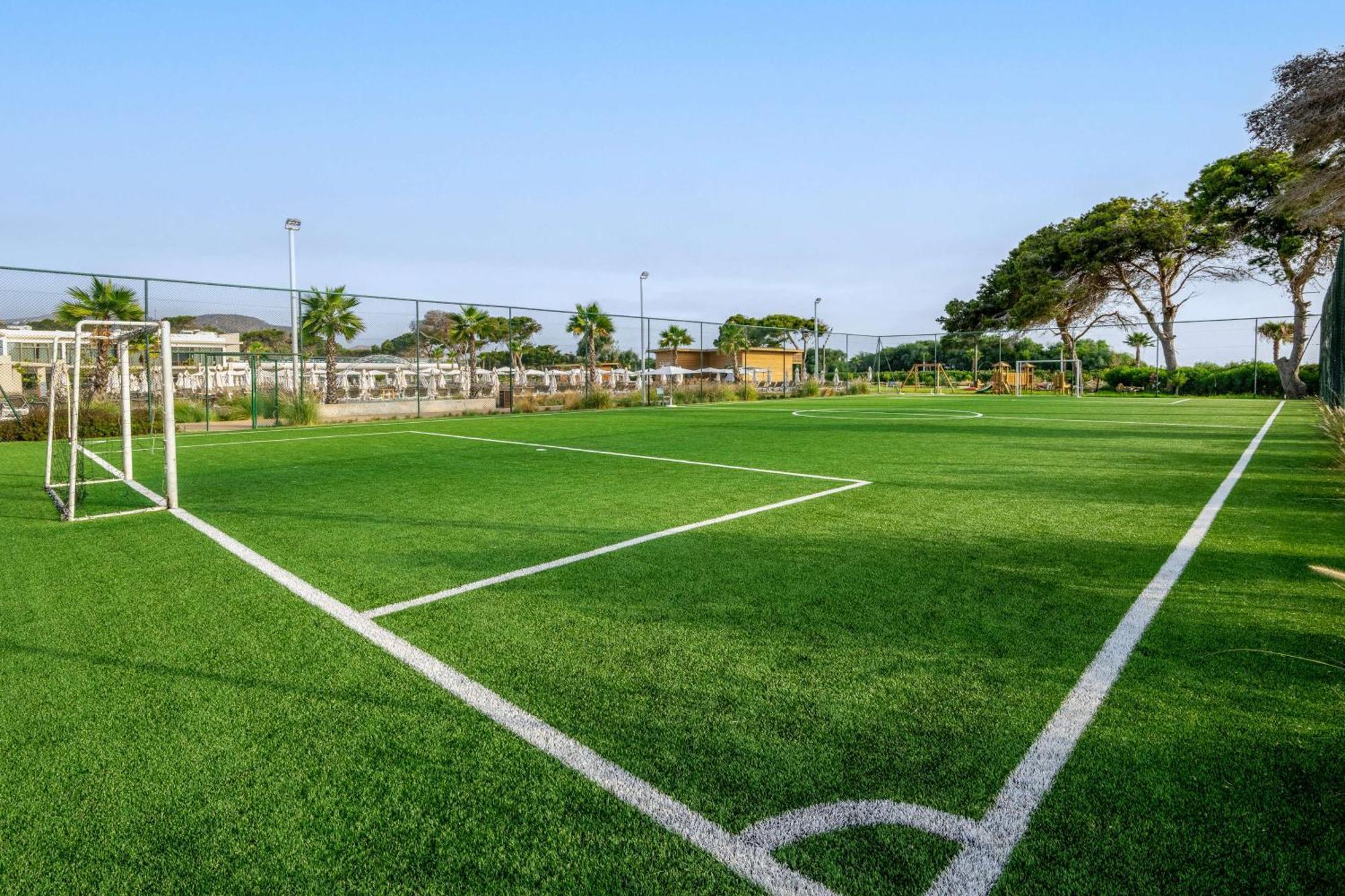 Radisson Blu Resort Al Hoceima Al Hoceïma Exterior foto The training ground
