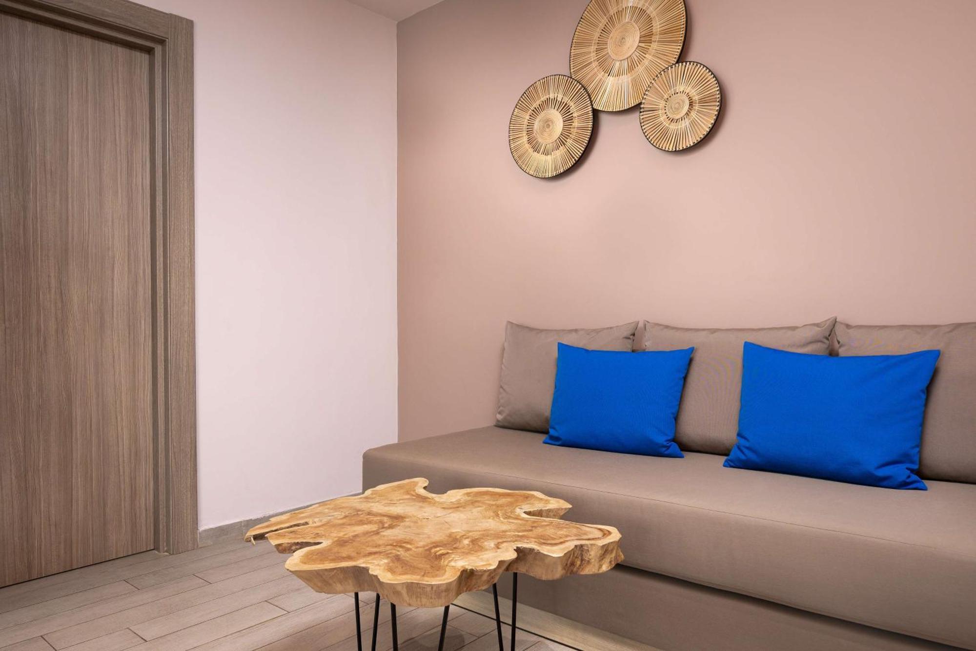 Radisson Blu Resort Al Hoceima Al Hoceïma Exterior foto A teak root table