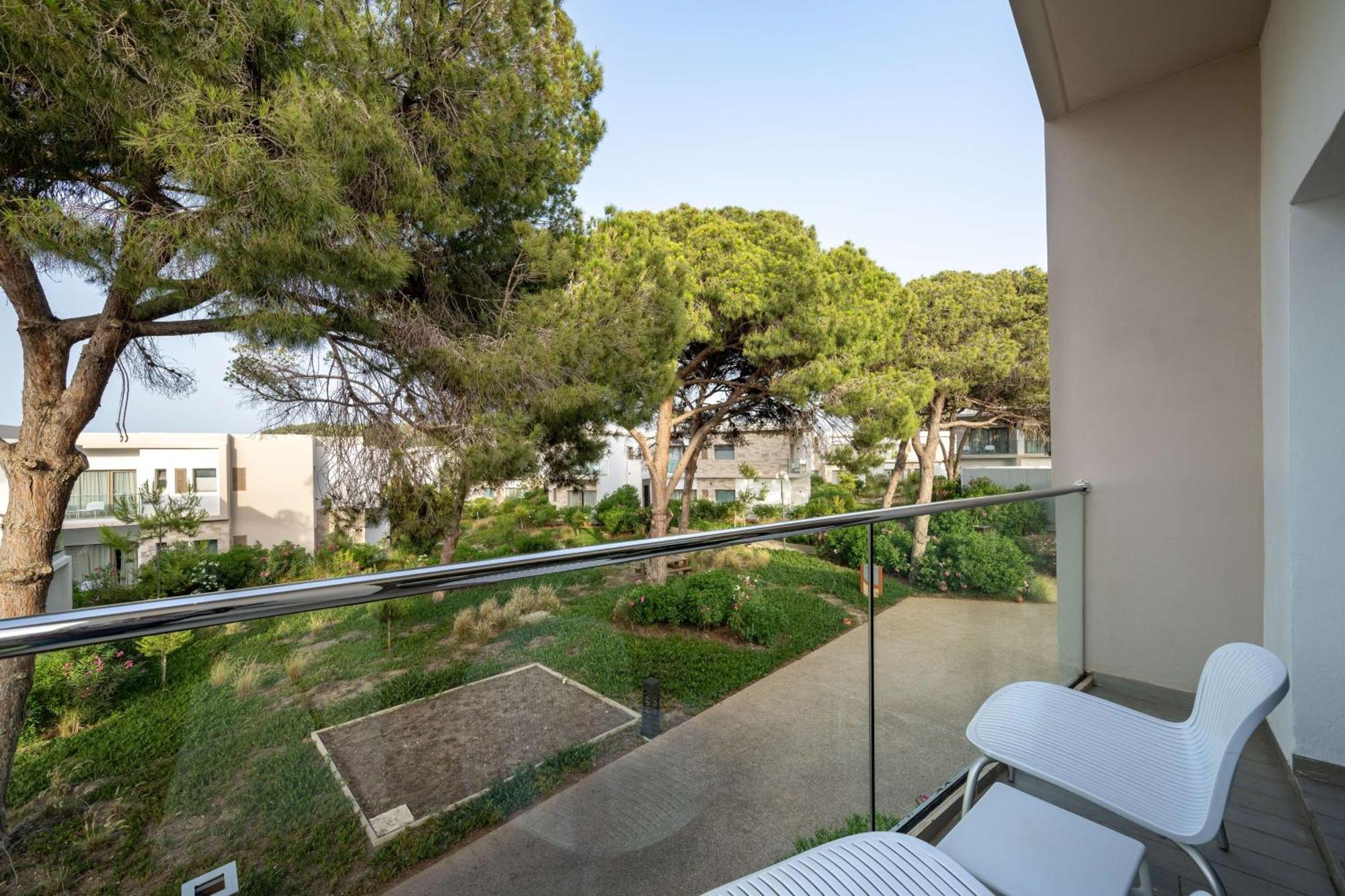 Radisson Blu Resort Al Hoceima Al Hoceïma Exterior foto A balcony