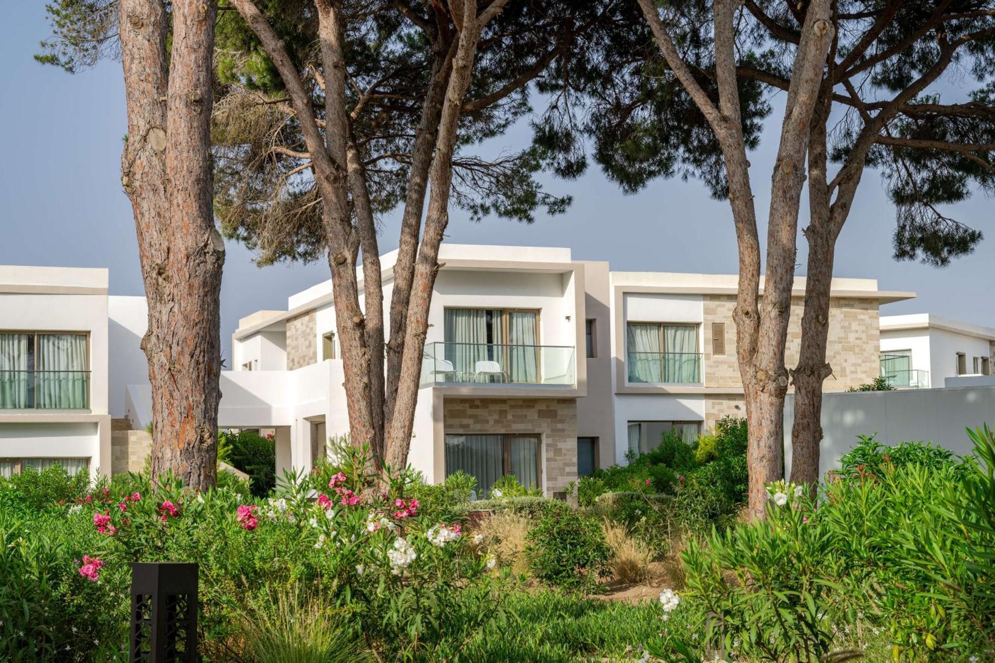 Radisson Blu Resort Al Hoceima Al Hoceïma Exterior foto The hotel in 2012