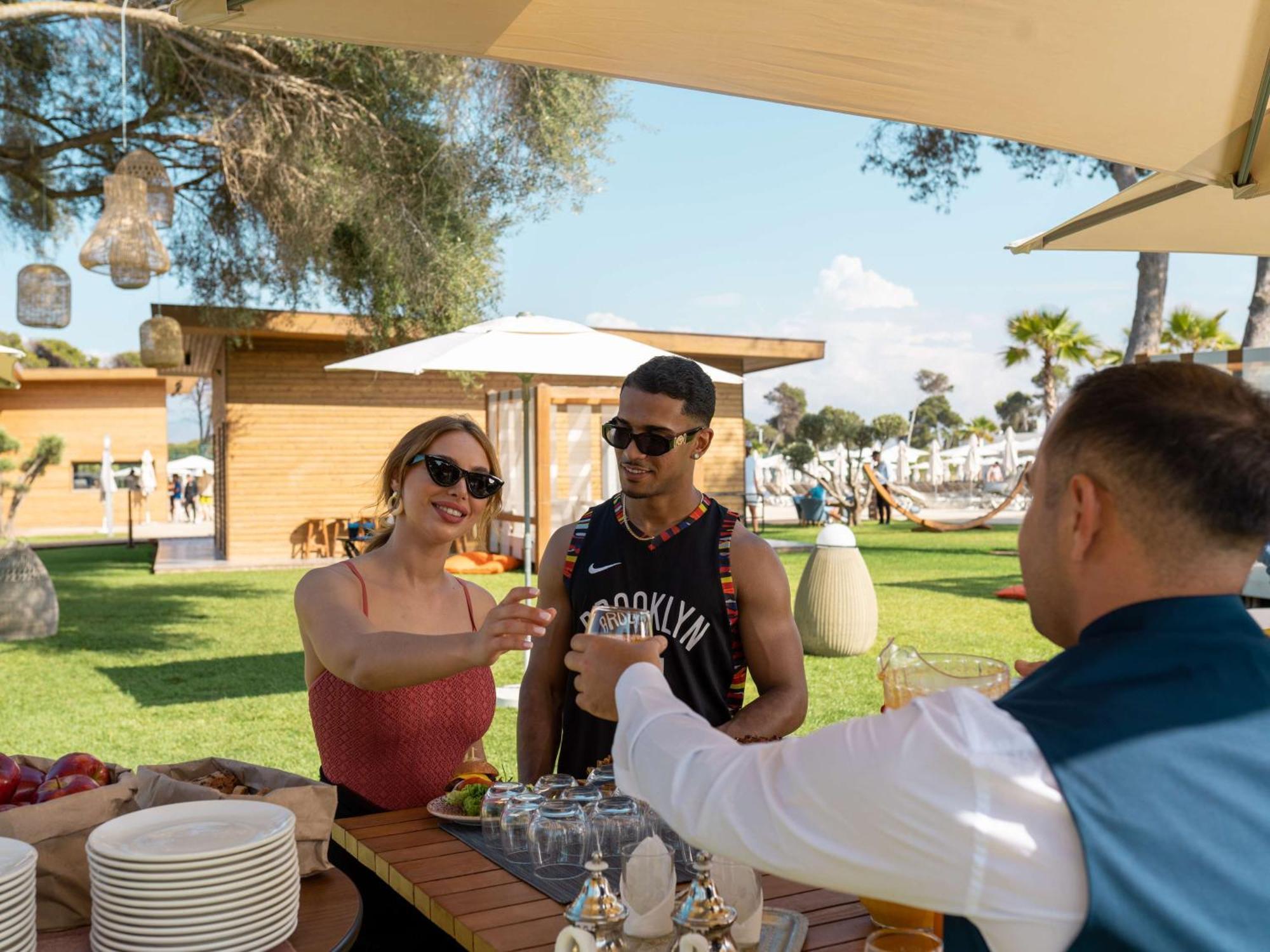 Radisson Blu Resort Al Hoceima Al Hoceïma Exterior foto The Beach Club at the Four Seasons Resort Palm Beach