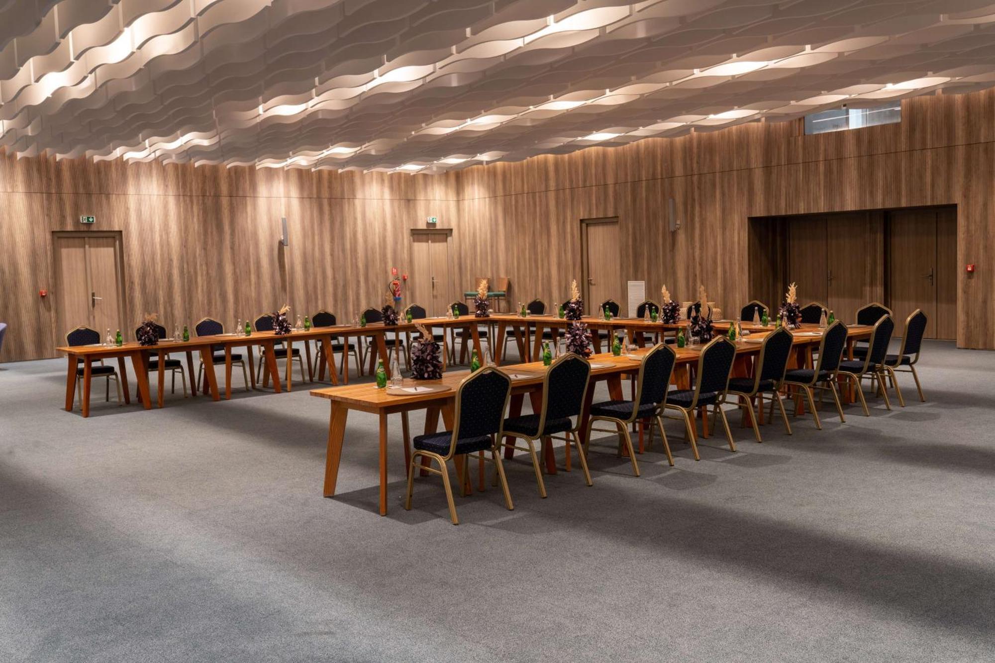 Radisson Blu Resort Al Hoceima Al Hoceïma Exterior foto The conference room of the German Bundestag